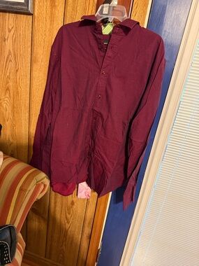 Men's Casual Long-Sleeve Button-Down Shirt in Burgundy